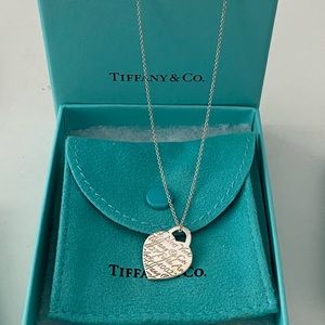 Script engraved heart necklace